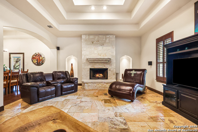 Listing photo id 12 for 23328 Osceola Blf