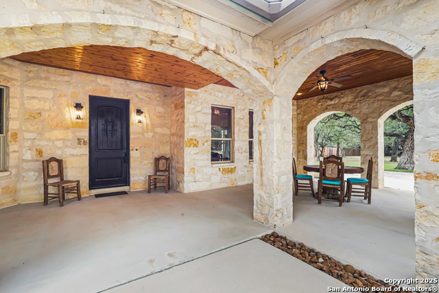 Listing photo id 0 for 23328 Osceola Blf