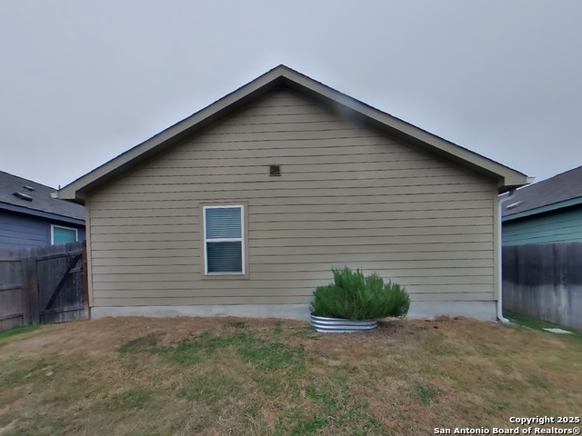 Image 15 of 16 For 8718 Segura  