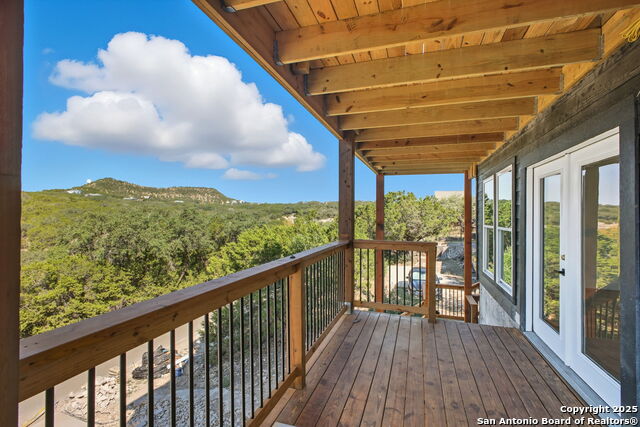 Listing photo id 13 for 312 Skyline  