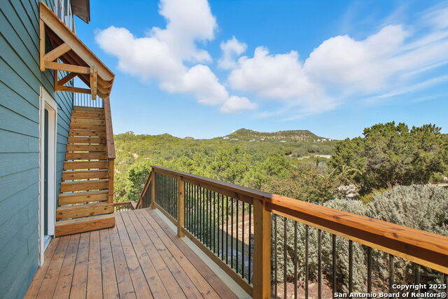 Listing photo id 14 for 312 Skyline  