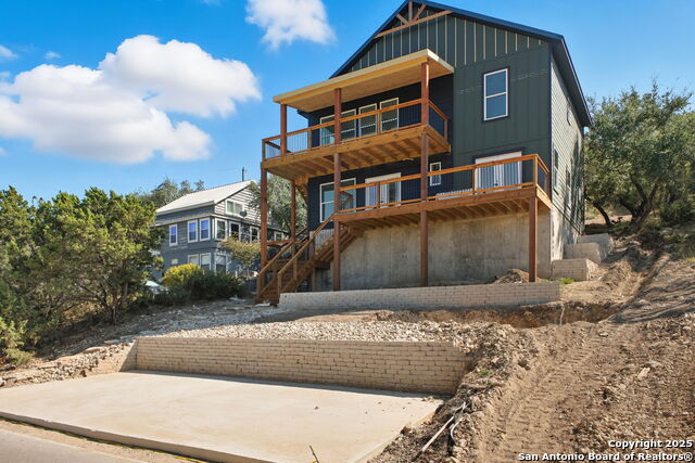 Listing photo id 15 for 312 Skyline  