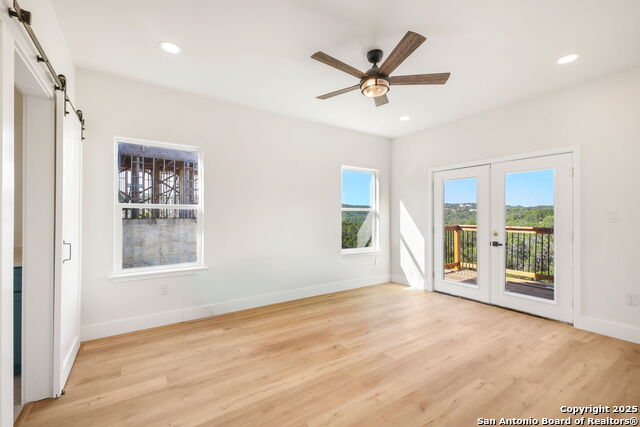 Listing photo id 23 for 312 Skyline  