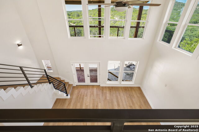 Listing photo id 3 for 312 Skyline  