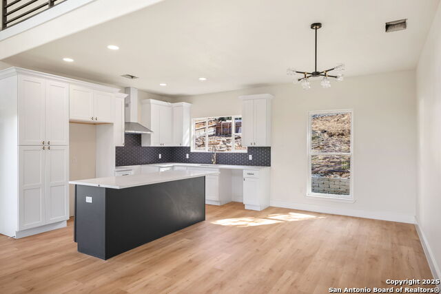 Listing photo id 4 for 312 Skyline  