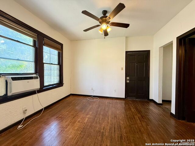 Image 9 of 12 For 810 Craig W 103