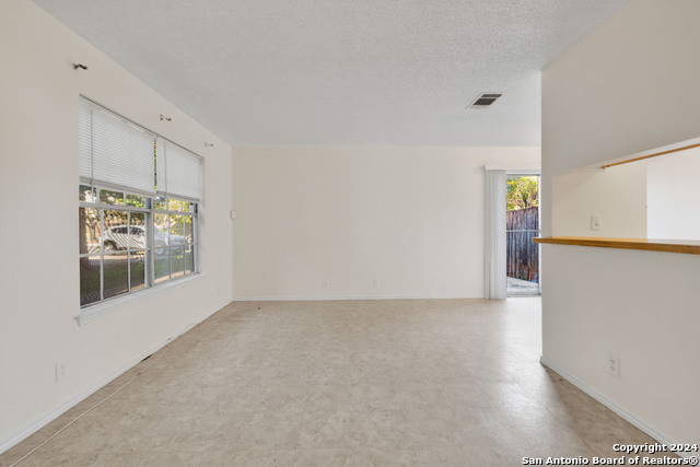 Image 5 of 20 For 5221 Meadow Field 3