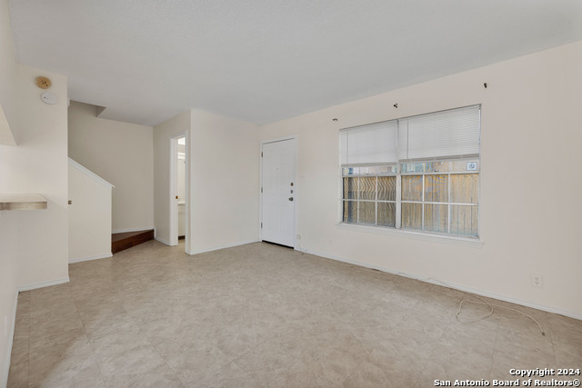 Image 6 of 20 For 5221 Meadow Field 3