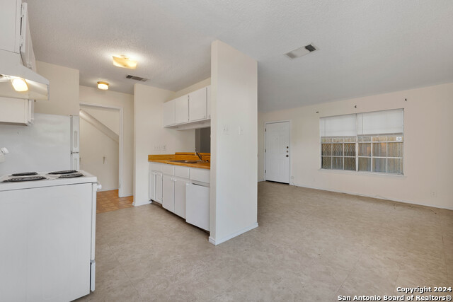 Image 9 of 20 For 5221 Meadow Field 3