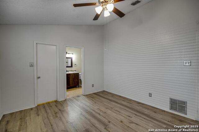 Image 18 of 21 For 9239 Mirecourt