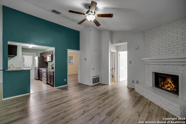 Image 9 of 21 For 9239 Mirecourt