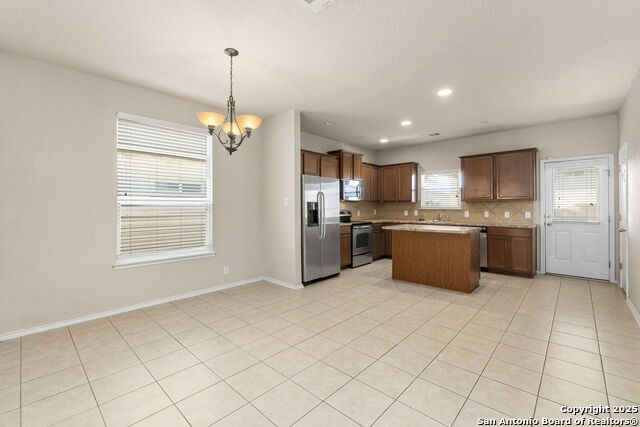 Image 5 of 24 For 10814 Mustang Oak