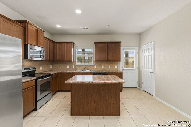 Image 7 of 24 For 10814 Mustang Oak