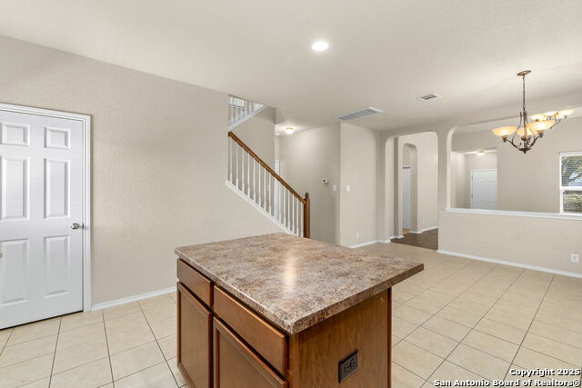 Image 8 of 24 For 10814 Mustang Oak