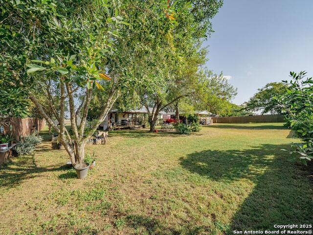 Listing photo id 23 for 5820 Loop 1604 S