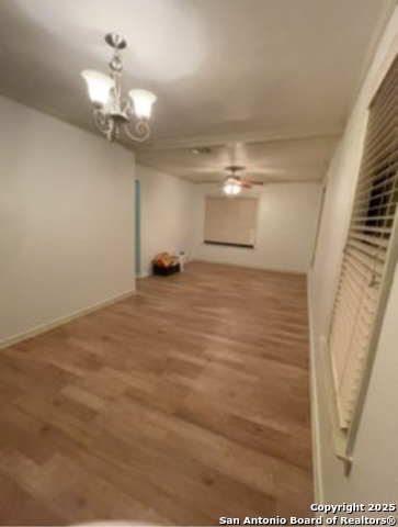 Listing photo id 5 for 5820 Loop 1604 S