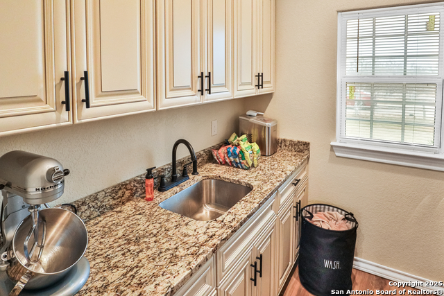 Image 20 of 24 For 5734 Fm 2200 W