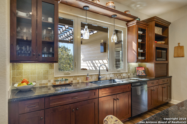 Image 11 of 31 For 236 Echo Falls Lane