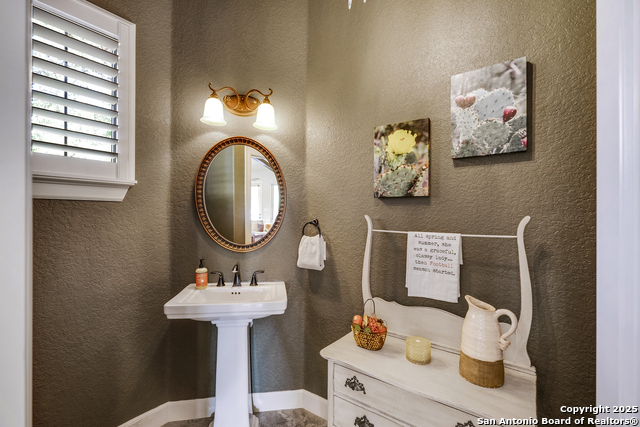 Image 18 of 31 For 236 Echo Falls Lane