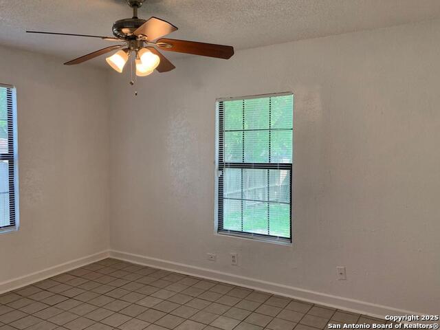 Image 8 of 9 For 4970 Dare Ln