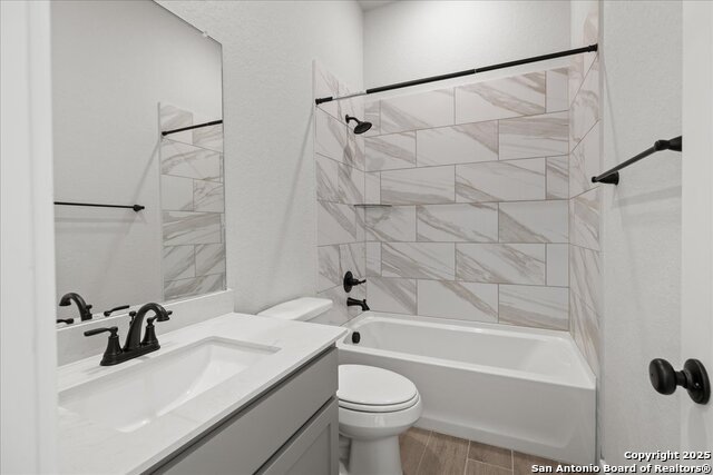 Listing photo id 10 for 1322 Red Fox