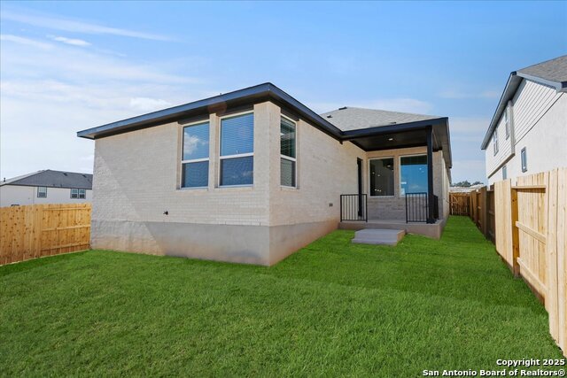 Listing photo id 13 for 1322 Red Fox