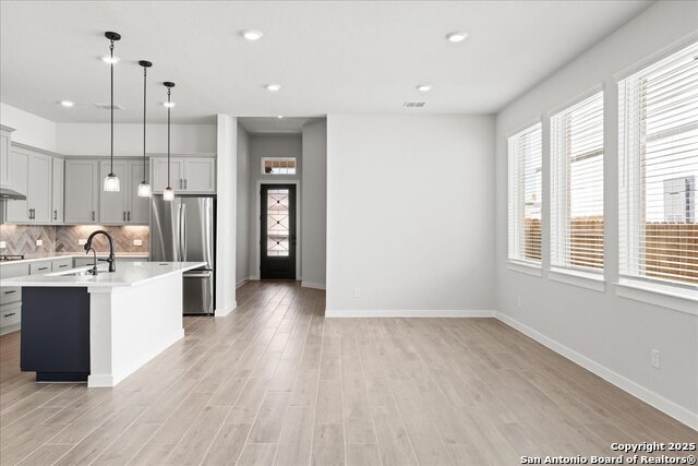 Listing photo id 2 for 1322 Red Fox