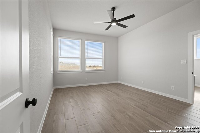 Listing photo id 6 for 1322 Red Fox