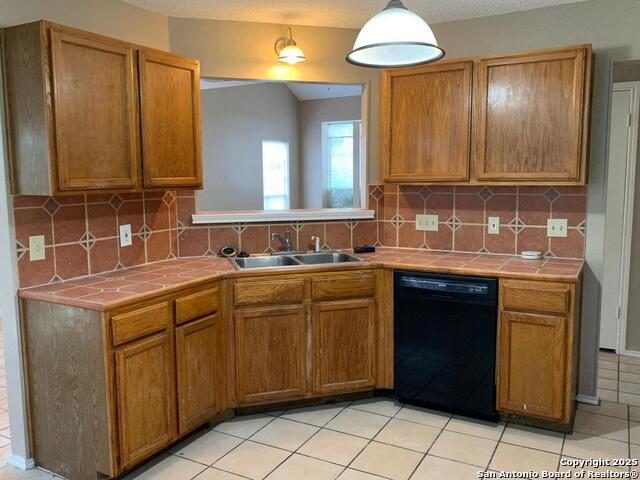 Image 6 of 16 For 718 Meadow Top