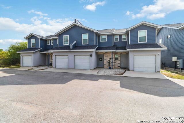 Image 3 of 22 For 6942 Crestway Rd