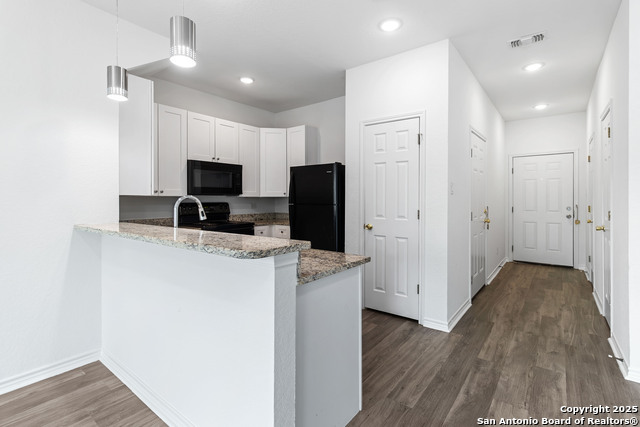 Image 6 of 22 For 6942 Crestway Rd