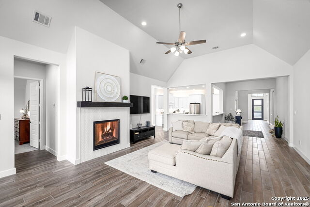 Image 16 of 34 For 358 Bridle Trail