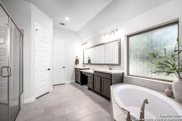 Image 19 of 34 For 358 Bridle Trail