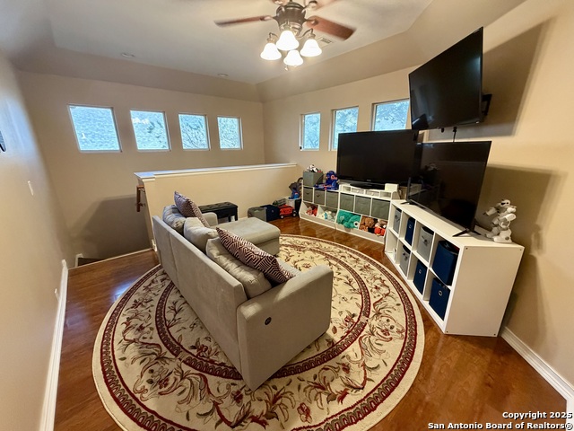 Image 21 of 34 For 117 Brookbend