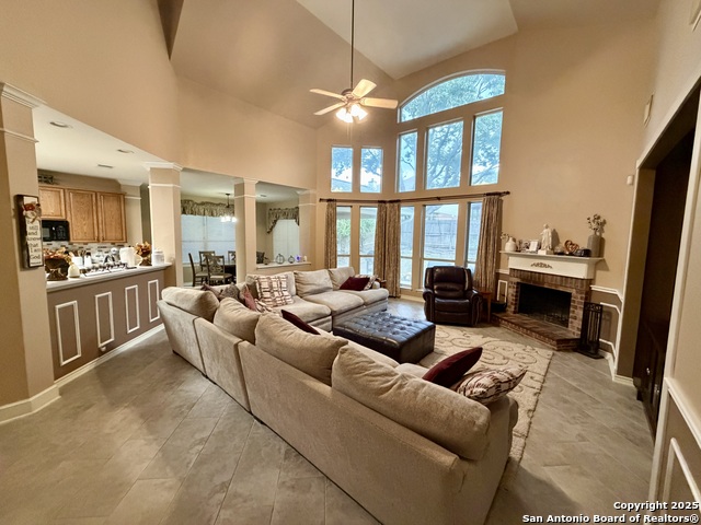 Image 7 of 34 For 117 Brookbend