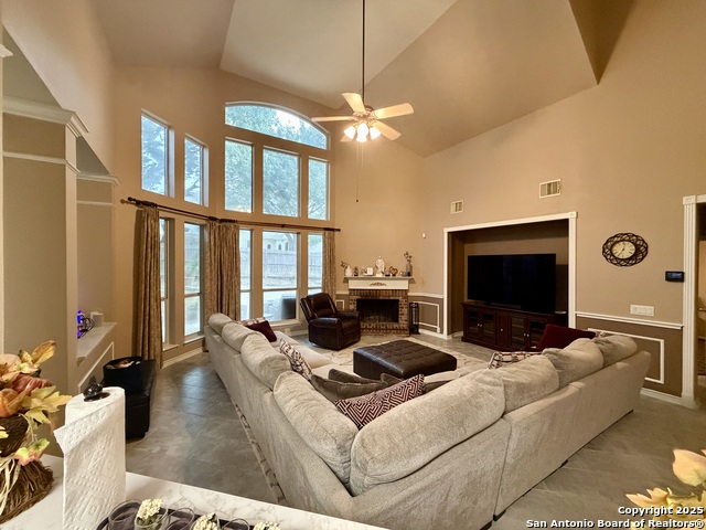 Image 8 of 34 For 117 Brookbend