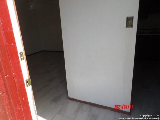 Image 5 of 24 For 507 Clare W