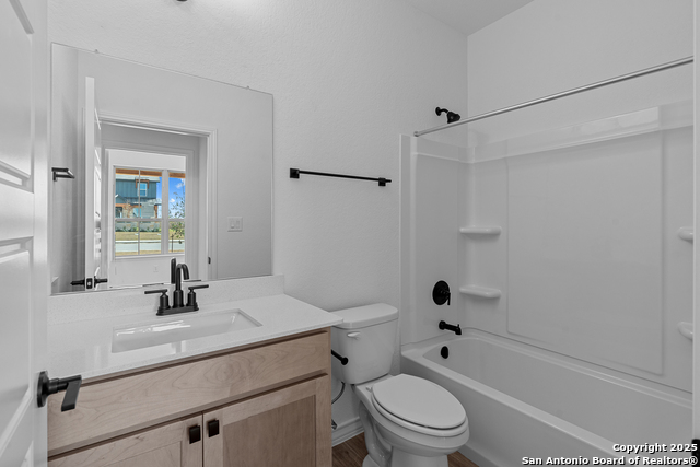 Image 8 of 33 For 4055 Paddock Trail