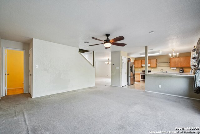 Image 18 of 33 For 11346 Victory Cavern