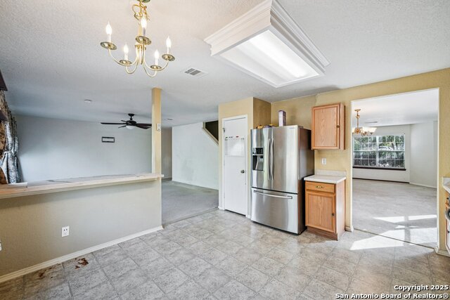 Image 21 of 33 For 11346 Victory Cavern