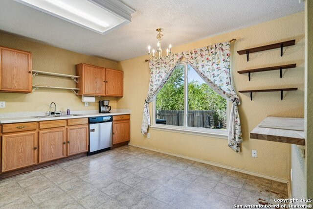 Image 6 of 33 For 11346 Victory Cavern