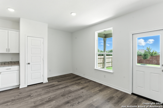 Image 13 of 27 For 121 Country Elm Lane