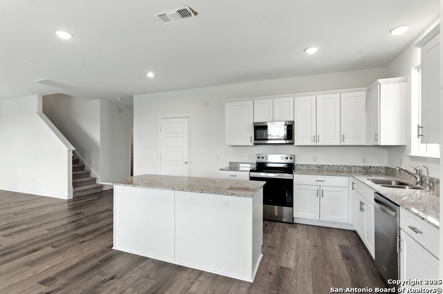 Image 16 of 27 For 121 Country Elm Lane