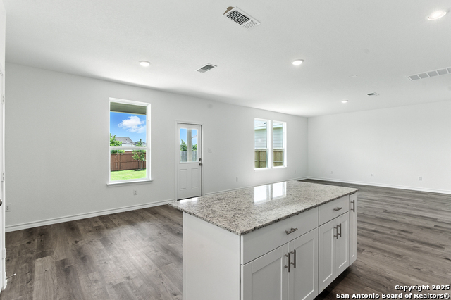 Image 17 of 27 For 121 Country Elm Lane