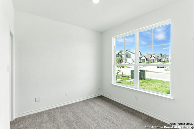 Image 18 of 27 For 121 Country Elm Lane