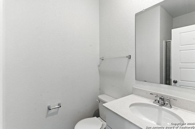 Image 19 of 27 For 121 Country Elm Lane