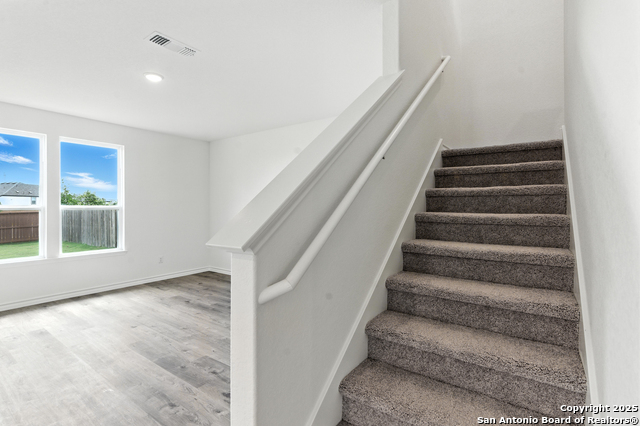 Image 20 of 27 For 121 Country Elm Lane