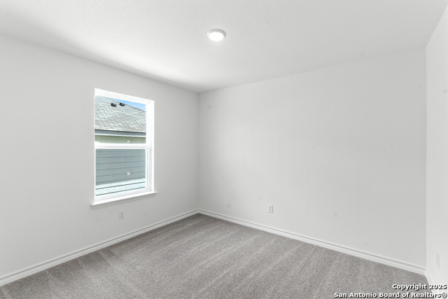 Image 24 of 27 For 121 Country Elm Lane