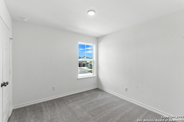 Image 25 of 27 For 121 Country Elm Lane