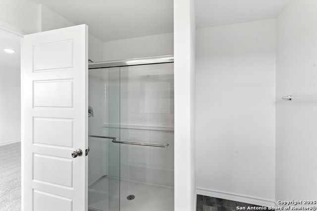 Image 6 of 27 For 121 Country Elm Lane